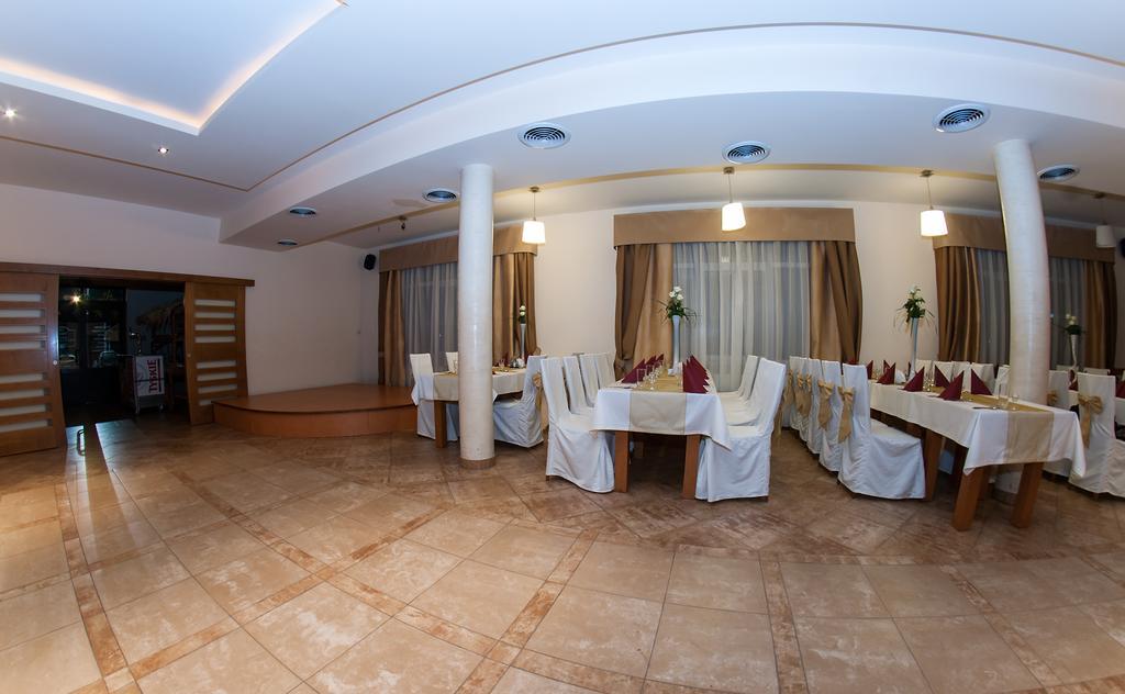 Hotel Marand Zaczernie Exterior photo